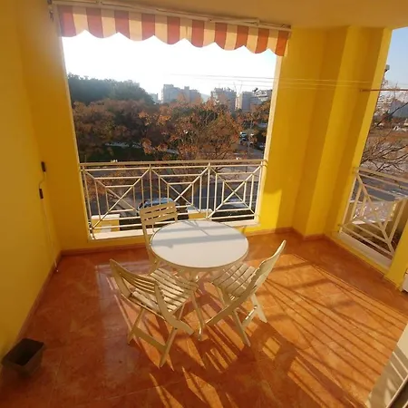 2 Bedrooms With Shared Pool And Wifi At Carrer Britania 10 1 Km Away From The דירה