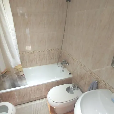 2 Bedrooms With Shared Pool And Wifi At Carrer Britania 10 1 Km Away From The דירה *